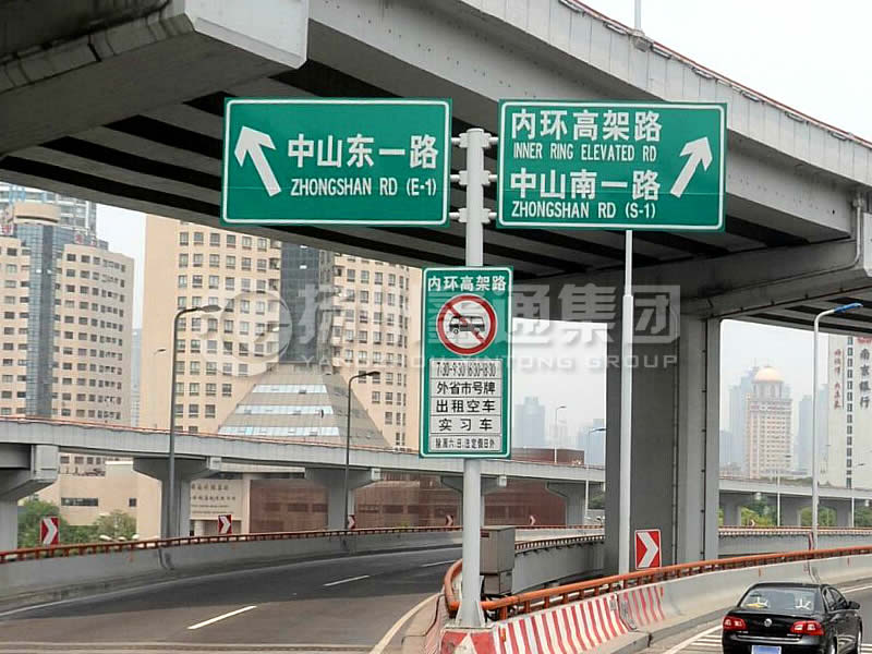 BZG-013，交通標(biāo)志桿，T型三懸臂交通標(biāo)志桿